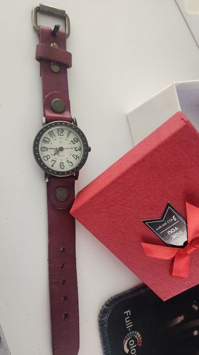 Часы женские натуральная кожа Турция одеты пару раз