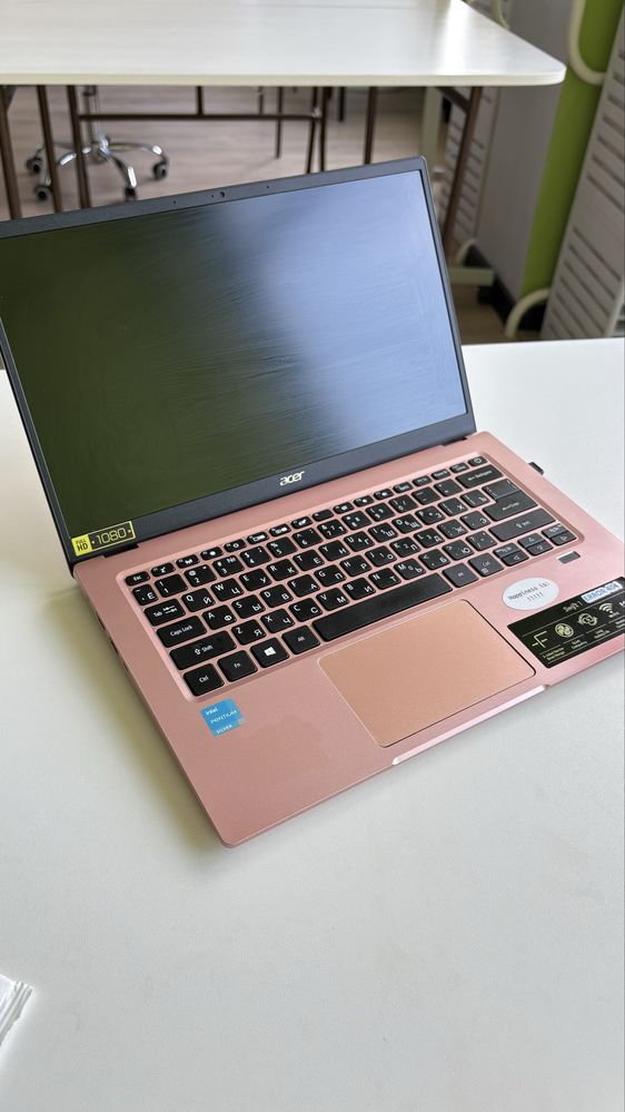 Ноутбук Ноутбук Acer Swift 1 розовый