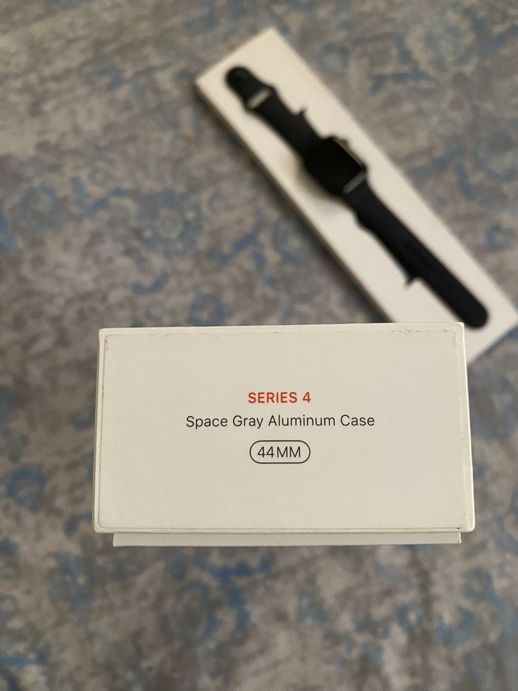 Apple Watch  SERIES 4