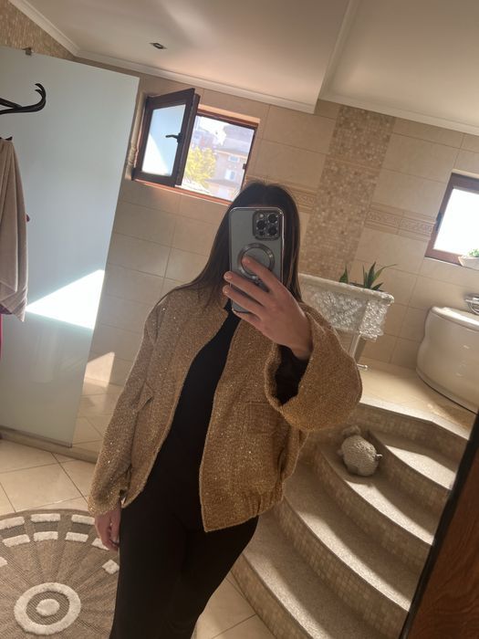 Златисто  якенце