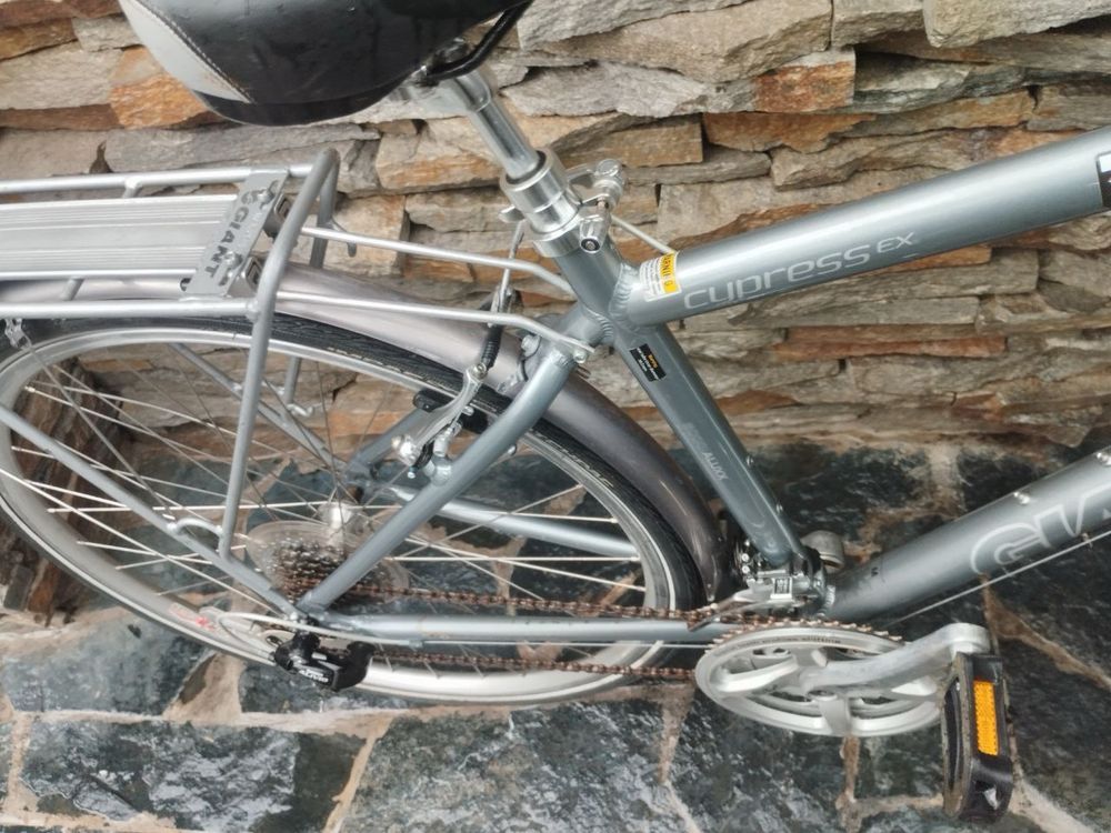 28 цола градски велосипед Giant cupress ex