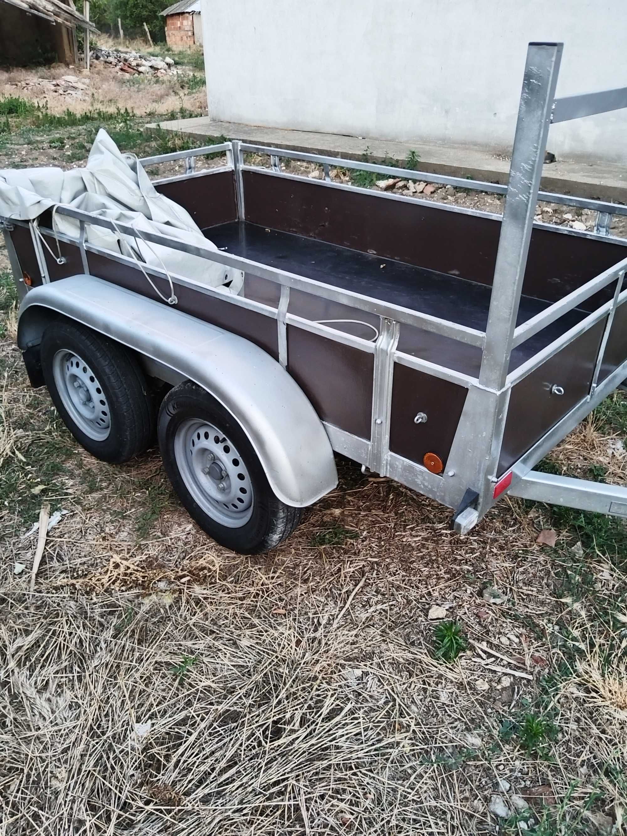 Продавам ремарке