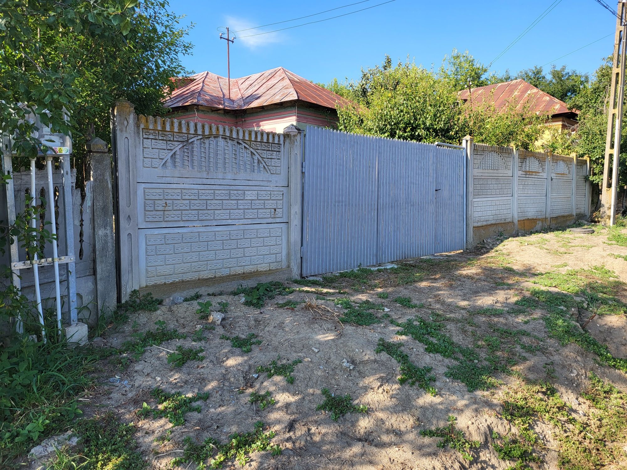 Vând casă lângă Craiova Simnicu de Sus  sat Izvor.