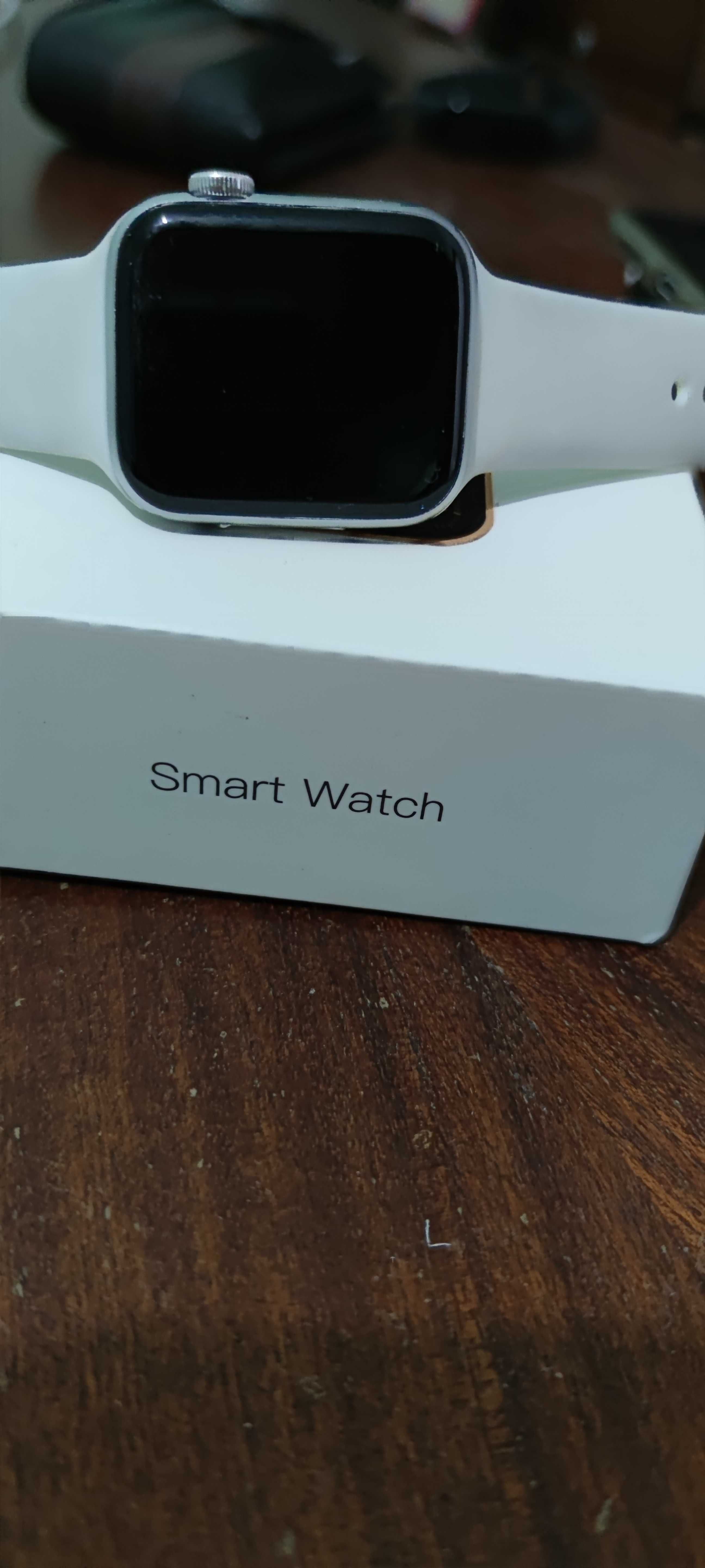 Часовник smart watch