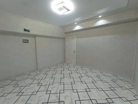 Чиланзар23 цоколь 3 комнаты 130м² 2я линия от дороги