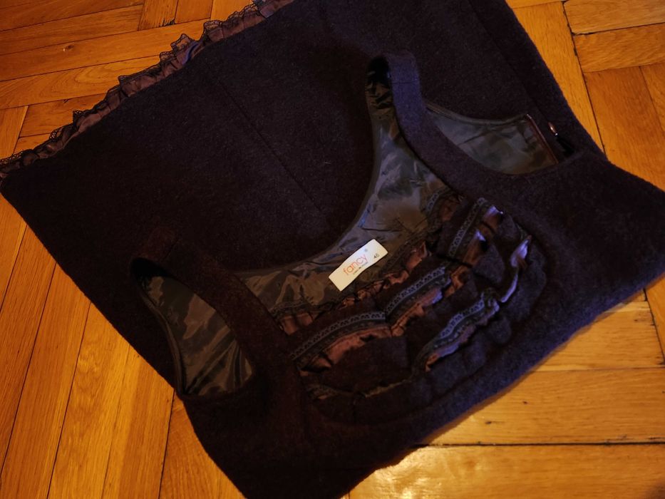 Sarafan din bucle de lana,deosebit de frumos,firma Fancy,marimea 46