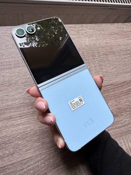 Samsung Galaxy Z Flip6