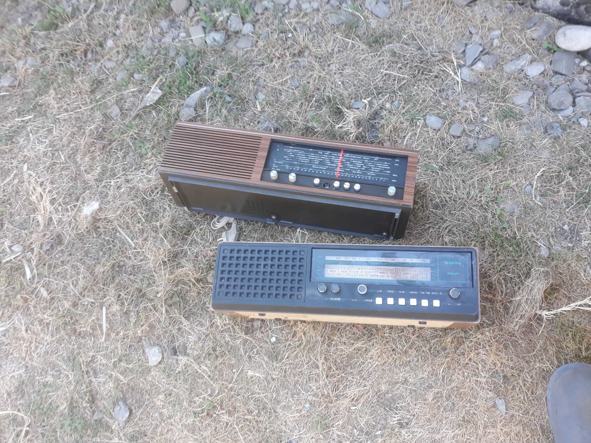 radio vintage saba donau F, cutie lemn, perfect functional, sunet clar