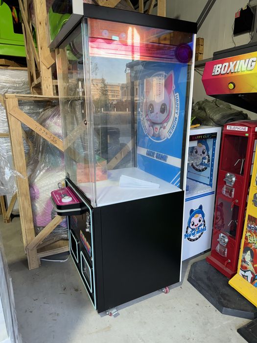 Кран за играчки чисто нов