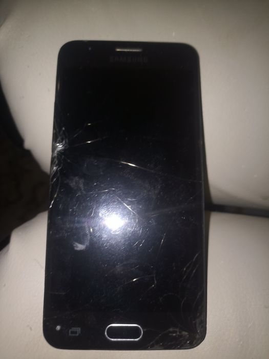 Продам телефон на запчасти