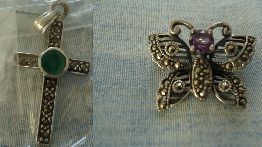 Set de argint cu marcasite: brosa, cercei si cruciulita