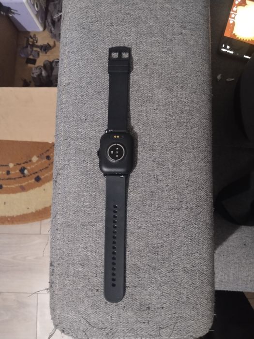 Часы работают зарядка есть