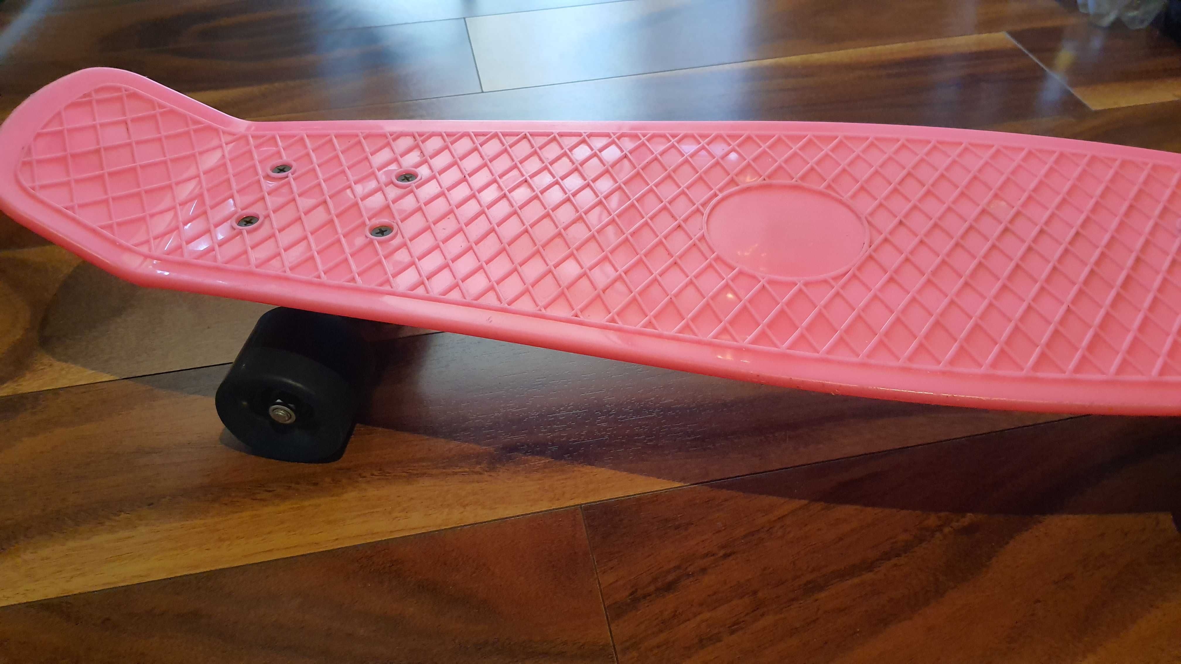 Skateboard roz 68 x 20 cm material ABS rulmenti ABEC 7 sasiu aluminiu