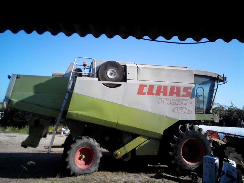 Dezmembrez Claas Mega