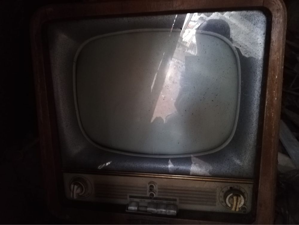 Radio si televizor vechi