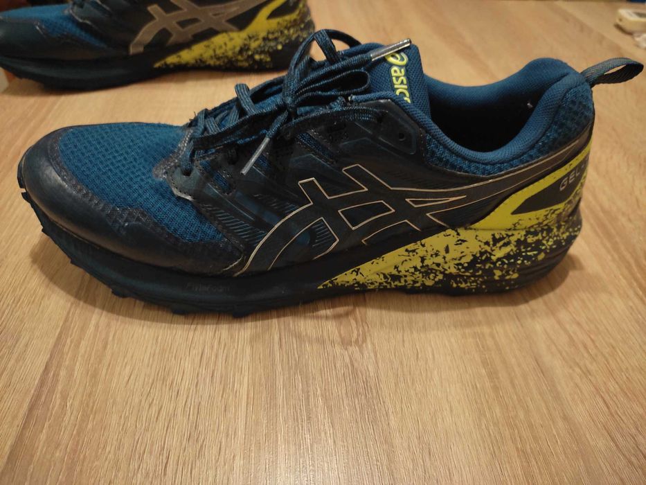 Обувки, маратонки