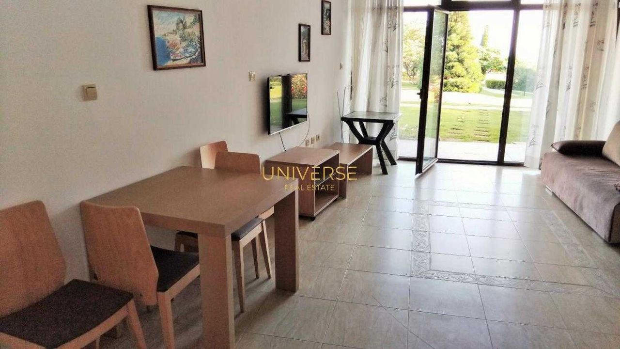 Продава се Двустаен апартамент в Свети Влас - 65 кв.м за 1577 €/кв.м - Снимка #1