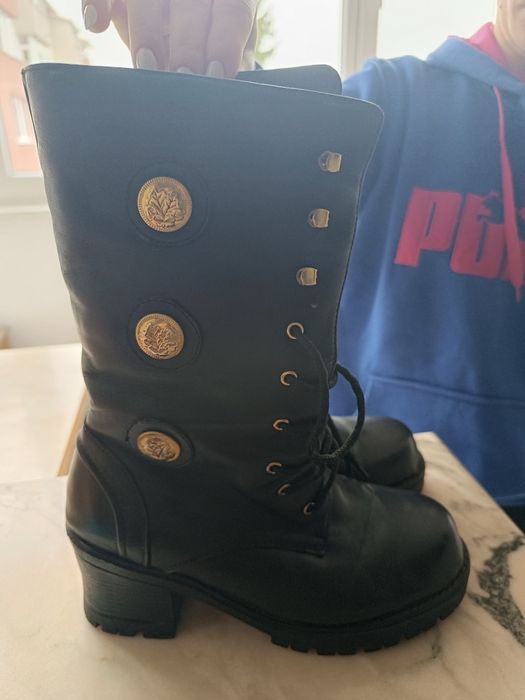 Pantofi și cizme 20 ani vechime