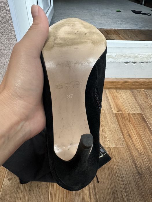 Продам ботильоны из натуральной замши в отличном состоянии