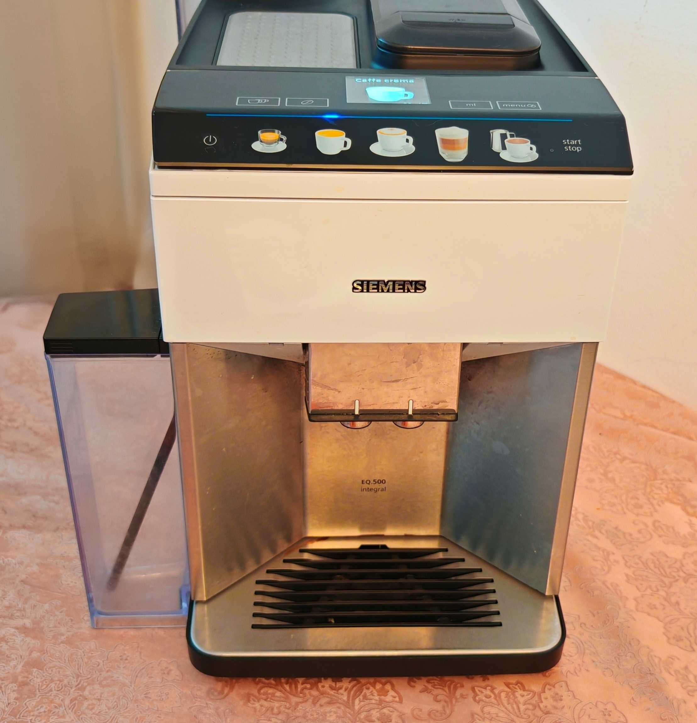 Siemens EQ500 integral автоматична кафемашина, бяла с кана за мляко
