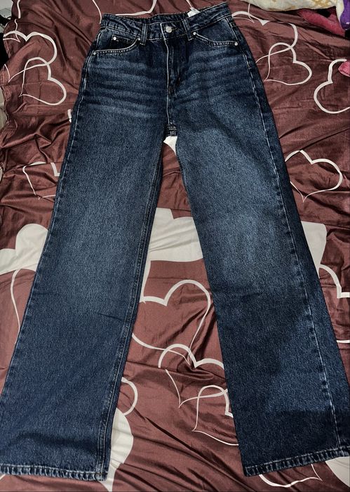 Blugi cu talie înaltă