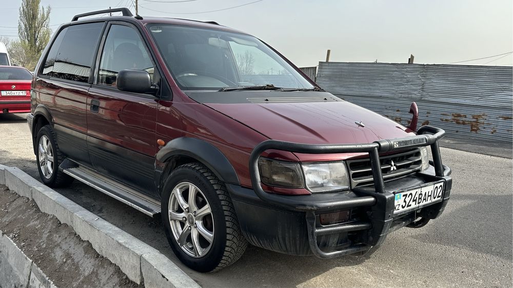 Продам срочно машину Mitsubishi RVR 4WD