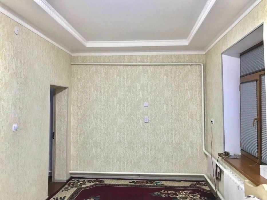 Янги қурилган 5 хонали 6 сотихли ҳовли уй сотилади.