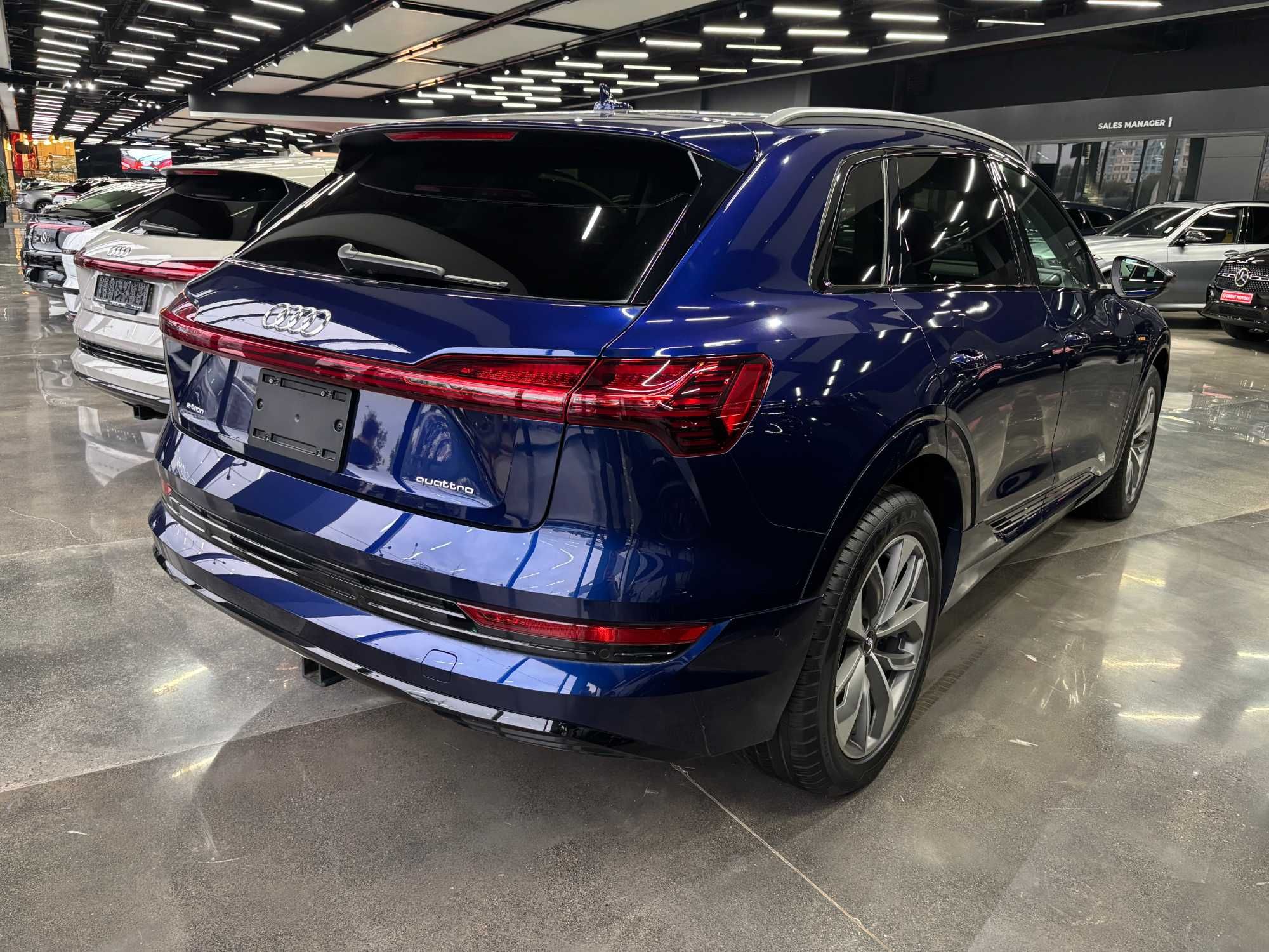 USA Audi e-tron 55 quattro|Без пробега Q7 AWD Prestige 402л.с./Электро