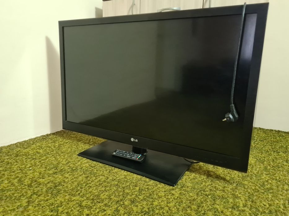 LG телевизор,запазен без забележки