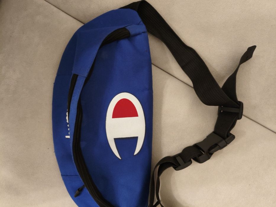 Отличная барсетка от бренда Champion