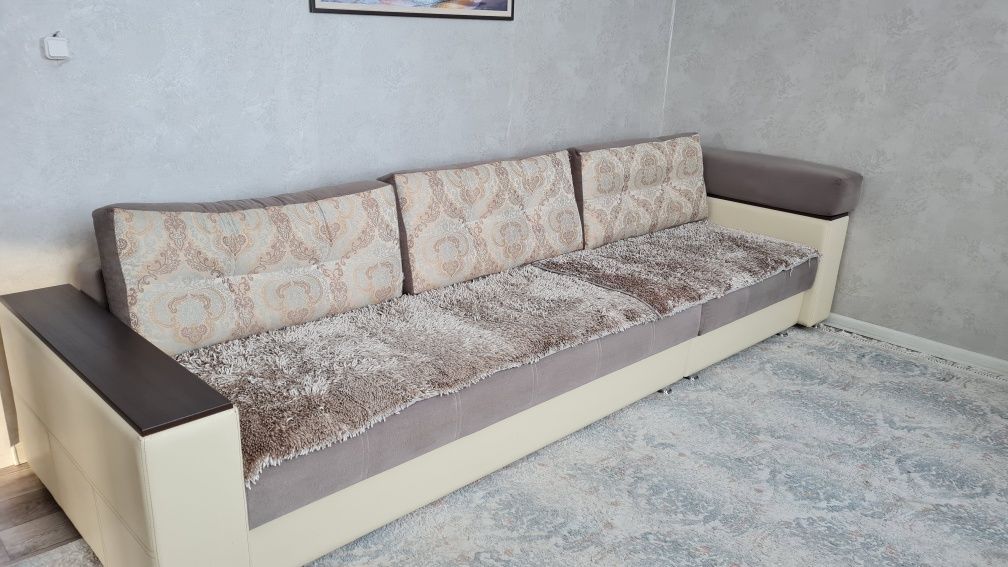 Продам диван в хорошем состоянии, отличного качества,