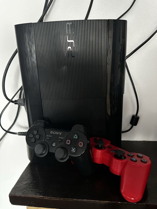 Consola PS 3 plus 7 cd uri