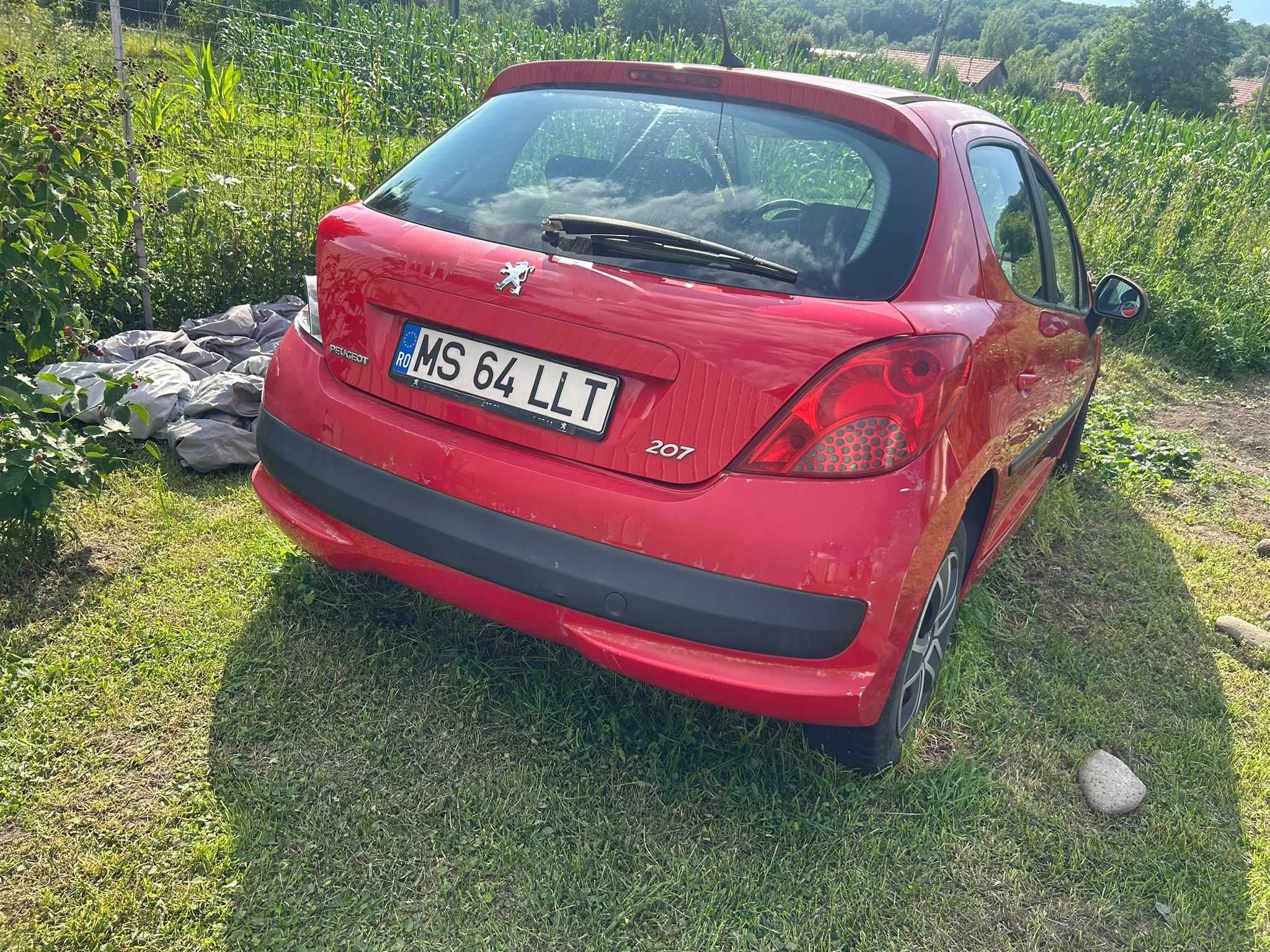 Dezmembrez Peugeot 207 1.4 benzina  an 2009