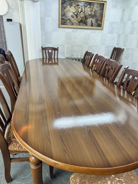 Стол для гостинной