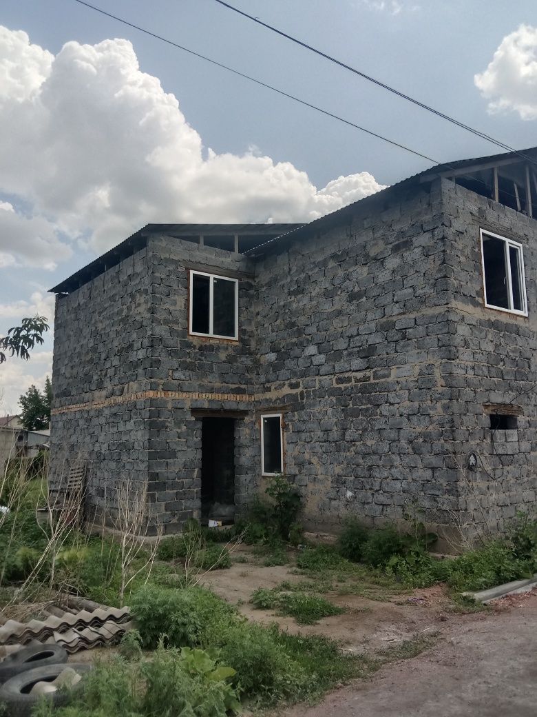 Продам дом не достроенный