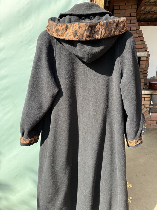 Vand palton gros , lung, cu gluga detasabila