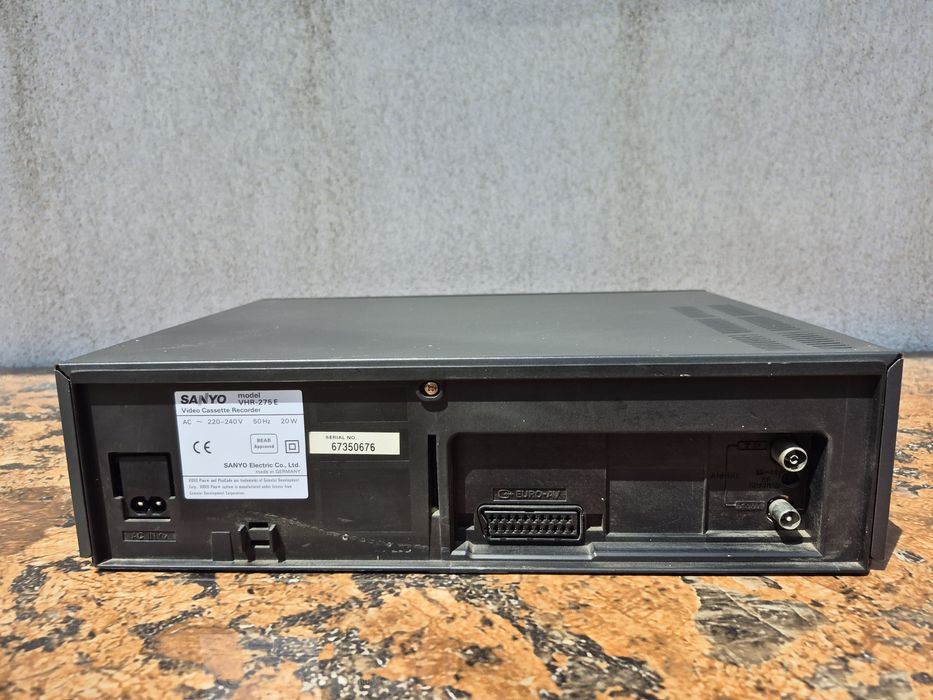 Vand video marca Sanyo model VHR 275E , made in japan

- HQ

- AC/DC