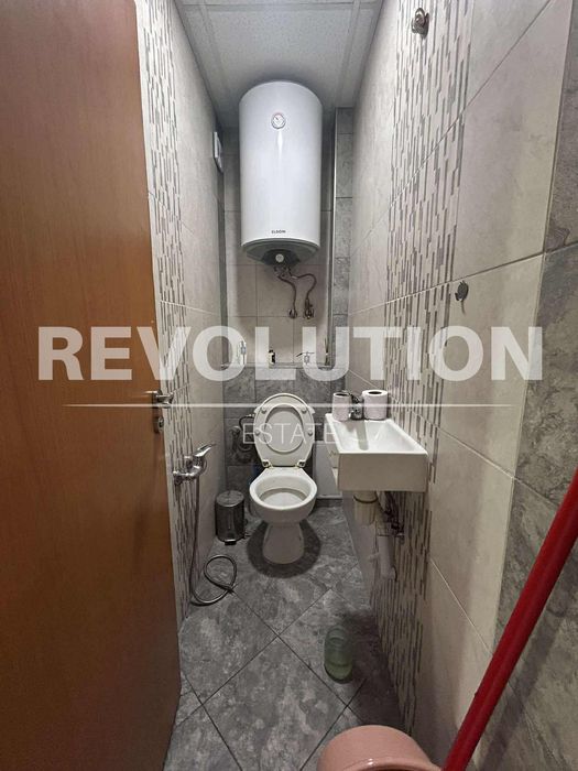 Дава се под наем Тристаен апартамент в Варна, Левски - 80 кв.м за 575 € - Снимка #8