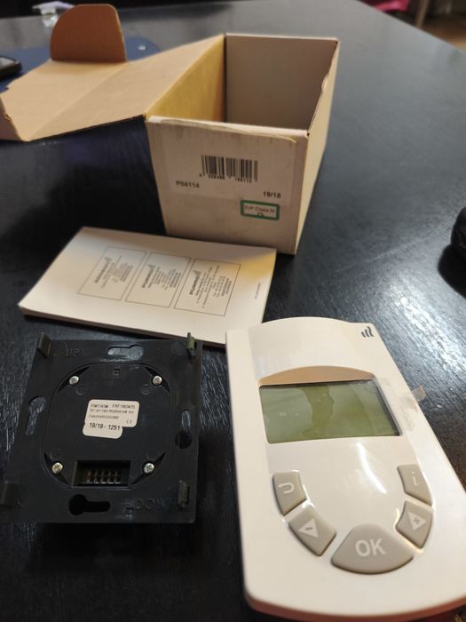 Termostat încălzire în pardoseala