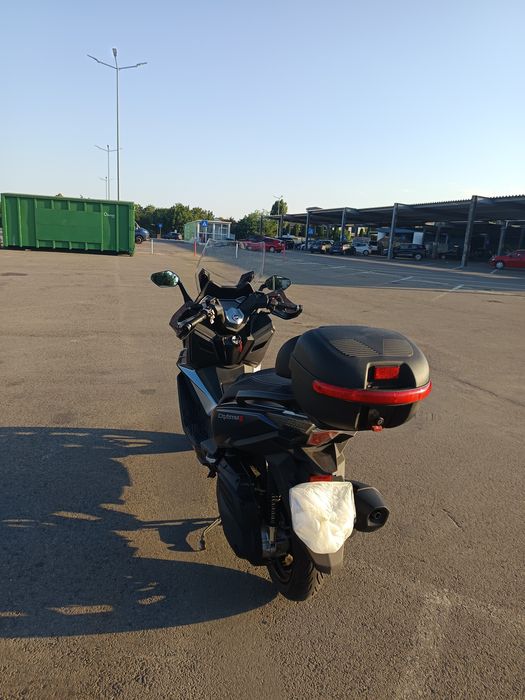 De vânzare scuter/ motociclu Sym/Cruisym 300 E5