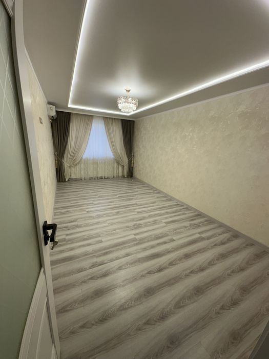 Срочно сотилади квартира янги ремонт люкс