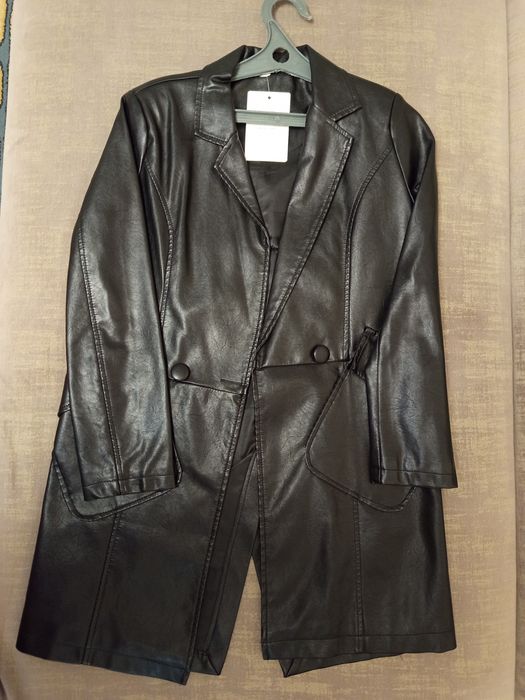 Новая куртка 44р