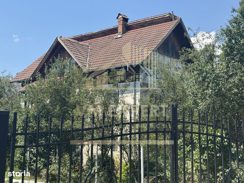 Casa 11 Camere Teren 893 Mp Lerești Argeș