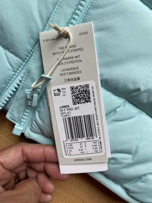 Adidas geaca marime 104  noi cu eticheta