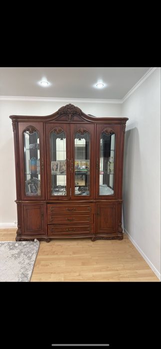 Продам сервант в хорошем состоянии