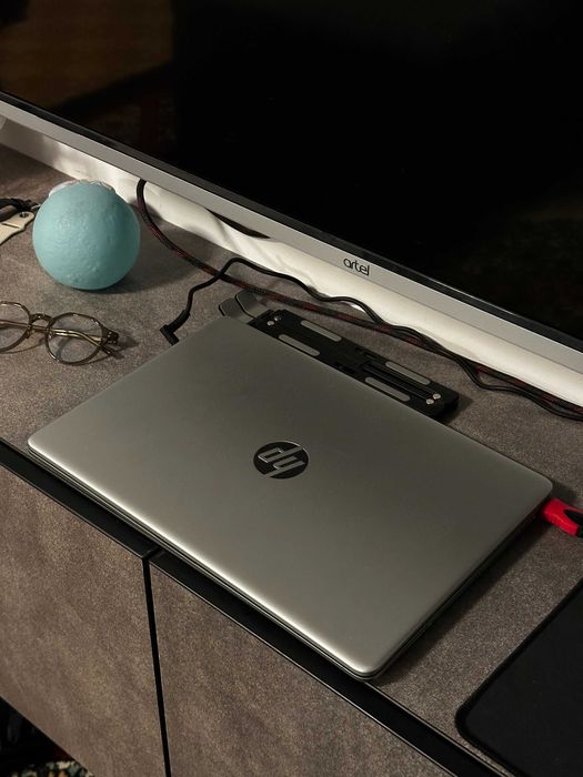 Noutbuk HP i7 Silver sotiladi
