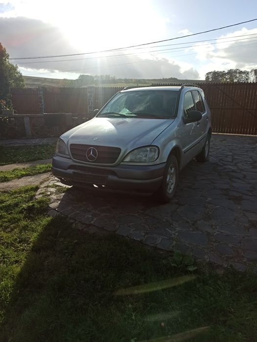Mercedes ML 270   preț 1900 euro