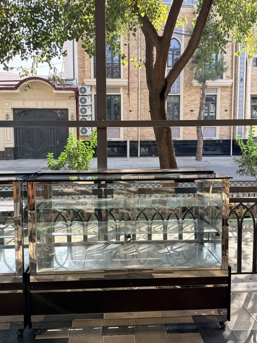 Витрина холодильник для торта и пирожное