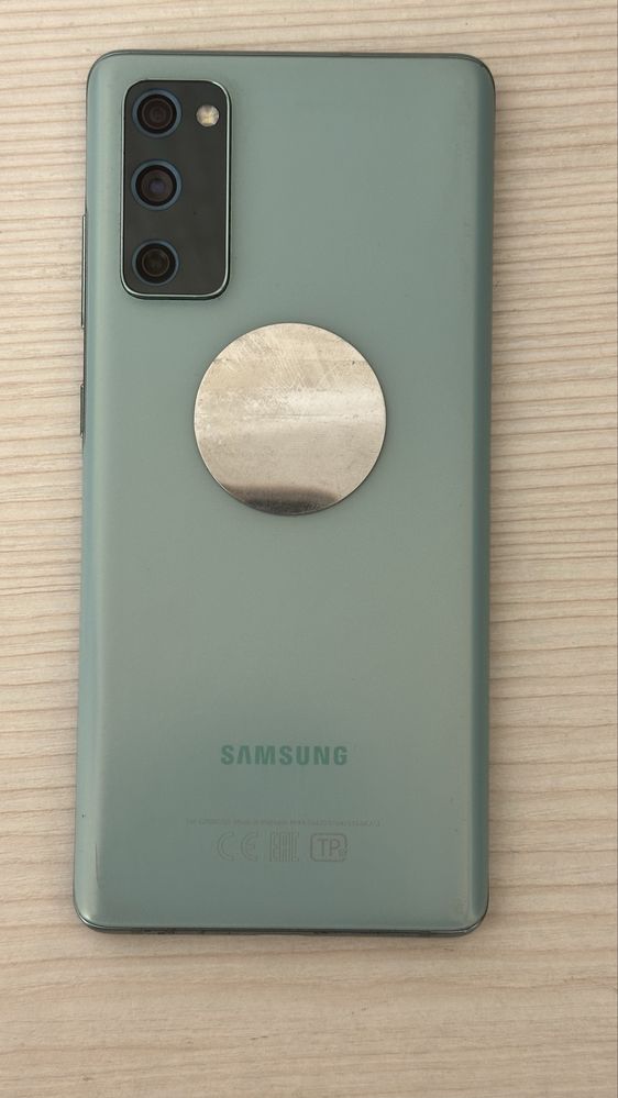 Телефон Samsung S20FE