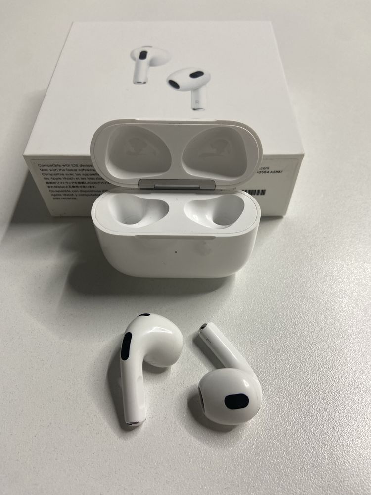 Наушники AirPods 3 Lightning зарядка